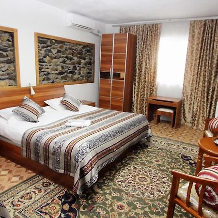 Lal Hotel Khorog Eksteriør bilde